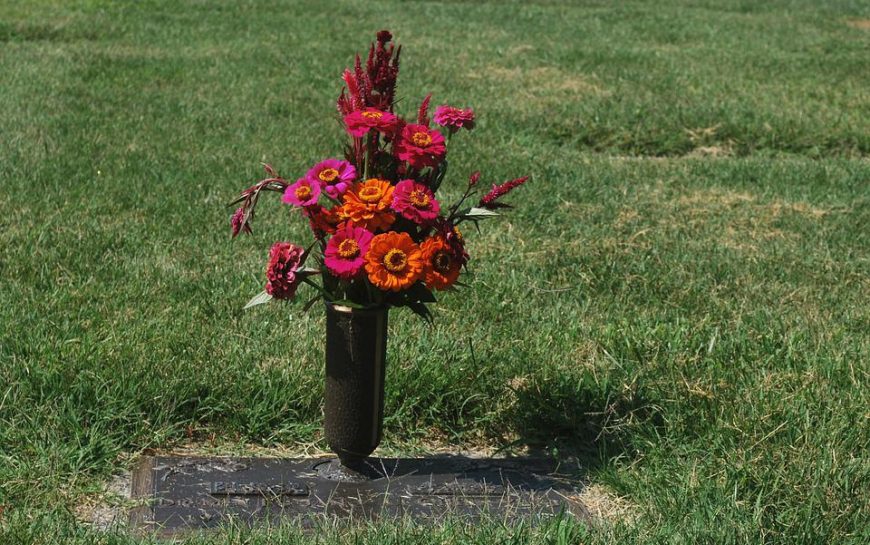 Se faire enterrer dans son jardin : les conditions requises