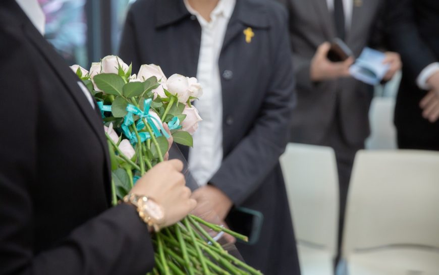 Qui peut officier une cérémonie funéraire civile ?