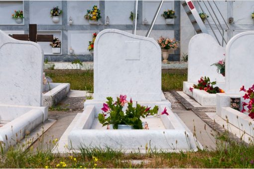 Guide pour choisir une plaque funéraire en marbre