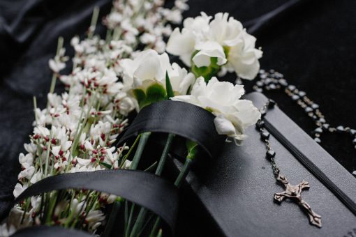 Fleuristes pour funérailles : expertise et compassion en période de deuil